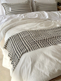 PIE DE CAMA OPORTO Negro - comprar online