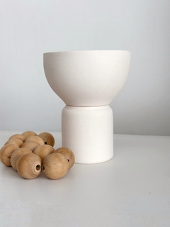 CANDELABRO / VASIJA CON PIE CHICO Cerámica - comprar online