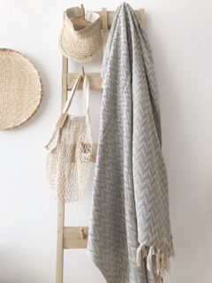 MANTA AGADIR CHEVRON Gris - PHILIA DECO