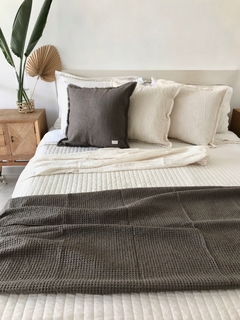PIE DE CAMA NIDO Gris Oscuro - PHILIA DECO