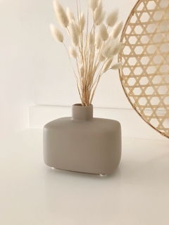 FLORERO MILOS Beige - comprar online