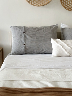 FUNDA DE ALMOHADA Botones Rayitas - comprar online