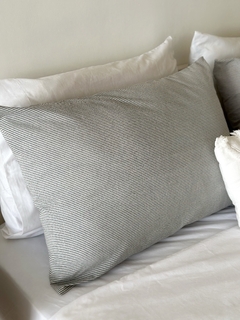 FUNDA DE ALMOHADA Botones Rayitas - PHILIA DECO