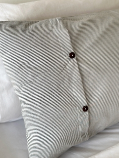 FUNDA DE ALMOHADA Botones Rayitas