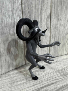 Figura 3D - Muñeco Cabra - 99 Noches Bosque - Roblox - Móvil - 17cm - COKETACOKETO