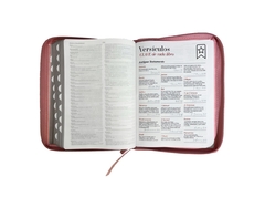 Imagen de Biblia Letra Gigante Rosa Con Flores Indice Cierre Canto Plateado RVR 1960