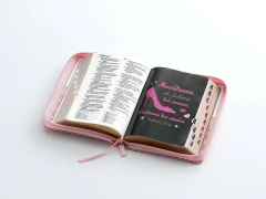 Imagen de Biblia quinceañera con caja de regalo, piel rosado dorado con índice