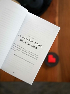 Imagen de Cómo ser la voz que tu esposo escucha, Libro