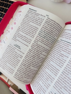 Biblia Letra Grande RVR fucsia flores con Cierre en internet