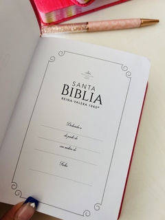 Biblia de bolsillo RVR Fucsia con canto dorado - comprar online