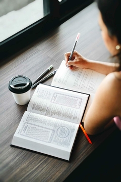 Biblia NBLA de Estudio para Jóvenes Tapa dura/Azul - El Maestro Tejedor