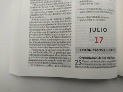 Biblia NVI Para Leer En Un Año - El Maestro Tejedor