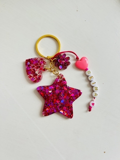 Llavero estrella en resina fucsia - comprar online