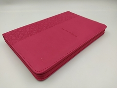 Biblia RVR60, Letra Grande, Tamaño Manual Fucsia Zipper