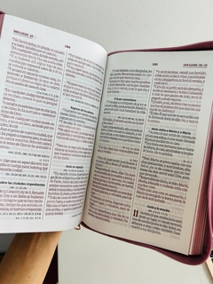 Imagen de Biblia Letra grande rosada con cierre RVR 1960