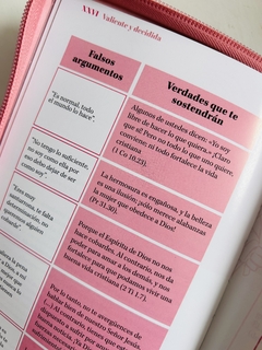 Biblia Valiosa Verde Menta Canto Plateado con cierre TLA en internet