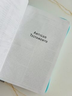 Imagen de Biblia nombre De Dios Verde menta corazones con cierre RVR1960