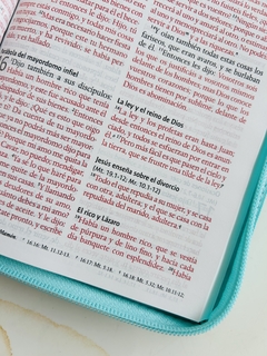 Biblia nombre De Dios Verde menta corazones con cierre RVR1960 - El Maestro Tejedor