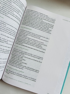 Biblia Devocional Arte turquesa con canto plateado de estrellas RVR 1960 - El Maestro Tejedor