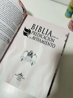 Biblia De La Predicacion RVR 086 Flores en internet