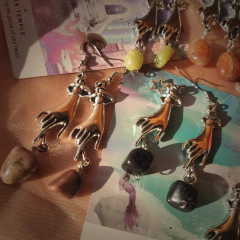 Aros Witchy Hands en internet