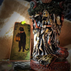 Estatuilla Hécate - comprar online