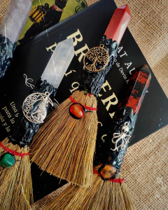 Escobita para altar en internet