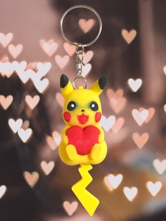 Llavero de Pikachu con corazón - comprar online