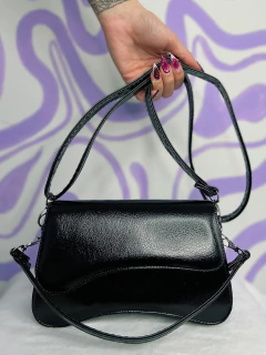 Bolsa assimétrica preta - BY Famelli