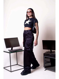 Calça satin cargo multipockets preto - comprar online