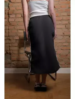 Imagem do Saia longa sport listras la com fenda lateral techno taslon preta