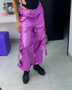 Calça parachute metalizada