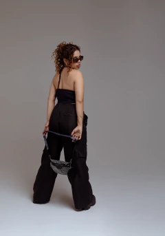 Calça cargo tecido tecnológico preto - BY Famelli