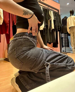 Calça jeans baggy na internet