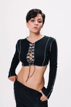 Cropped canelado recortes