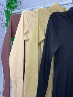 vestido canelado gola alta - comprar online