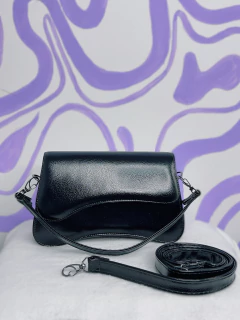 Bolsa assimétrica preta na internet