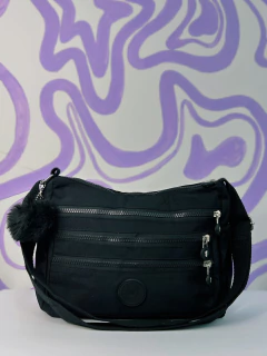 Bolsa tactel multifuncional w/ pompom preta - comprar online
