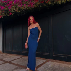 Vestido tomara que caia midi moss na internet