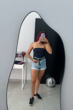 Short jeans destroyed