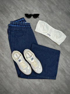 Calça jeans detalhe cos