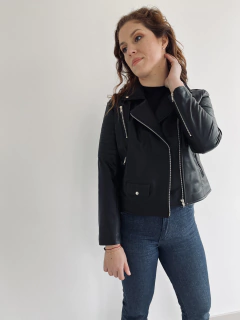 CAMPERA ZAFIRA NEGRA - Tauro Cuer MDQ