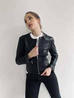 CAMPERA GRETA NEGRA - Tauro Cuer MDQ