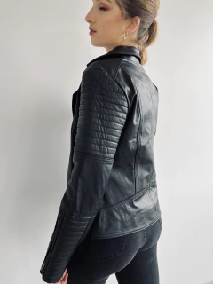 CAMPERA MARIELA NEGRA en internet