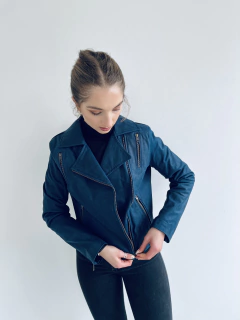 Julia Blue - Tauro Cuer MDQ