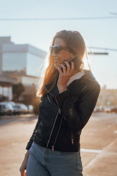 CAMPERA TANIA NEGRA en internet