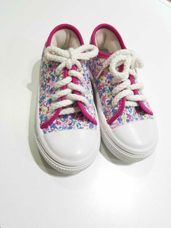 Zapatillas blancas floreadas pollito t.24(355) en internet