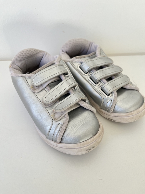 Zapatillas plateadas broche Mimo T.27(266)