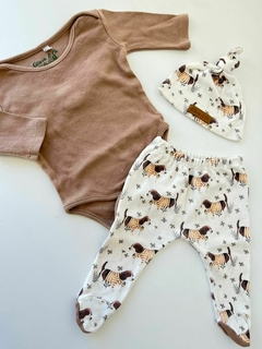 Ajuar marron perritos + gorrito olivia y co rn(254)