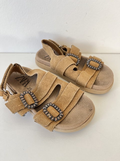Sandalias mostaza t25 Zara(227)